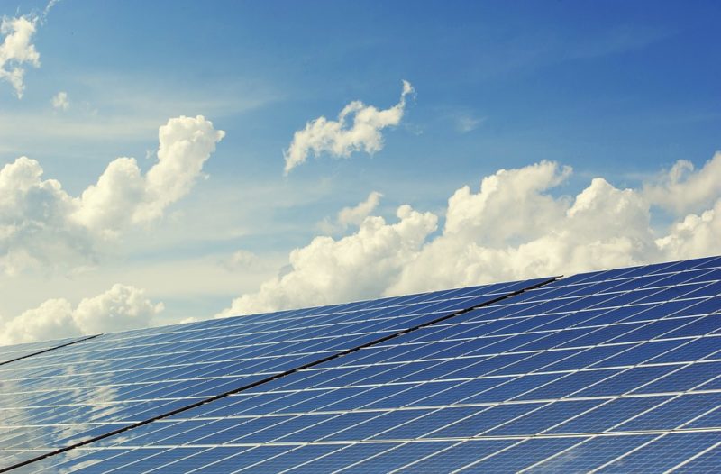 Energi dapat cahaya surya menjadi panel mengubah Pemanfaatan Panel